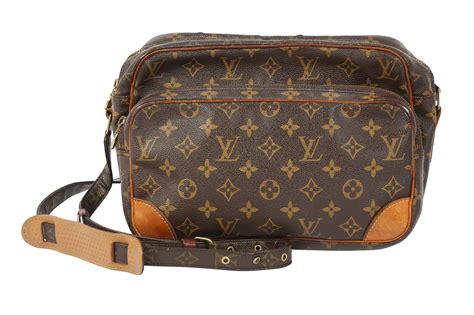 louis vuitton nil messenger bag|louis vuitton messenger bag models.